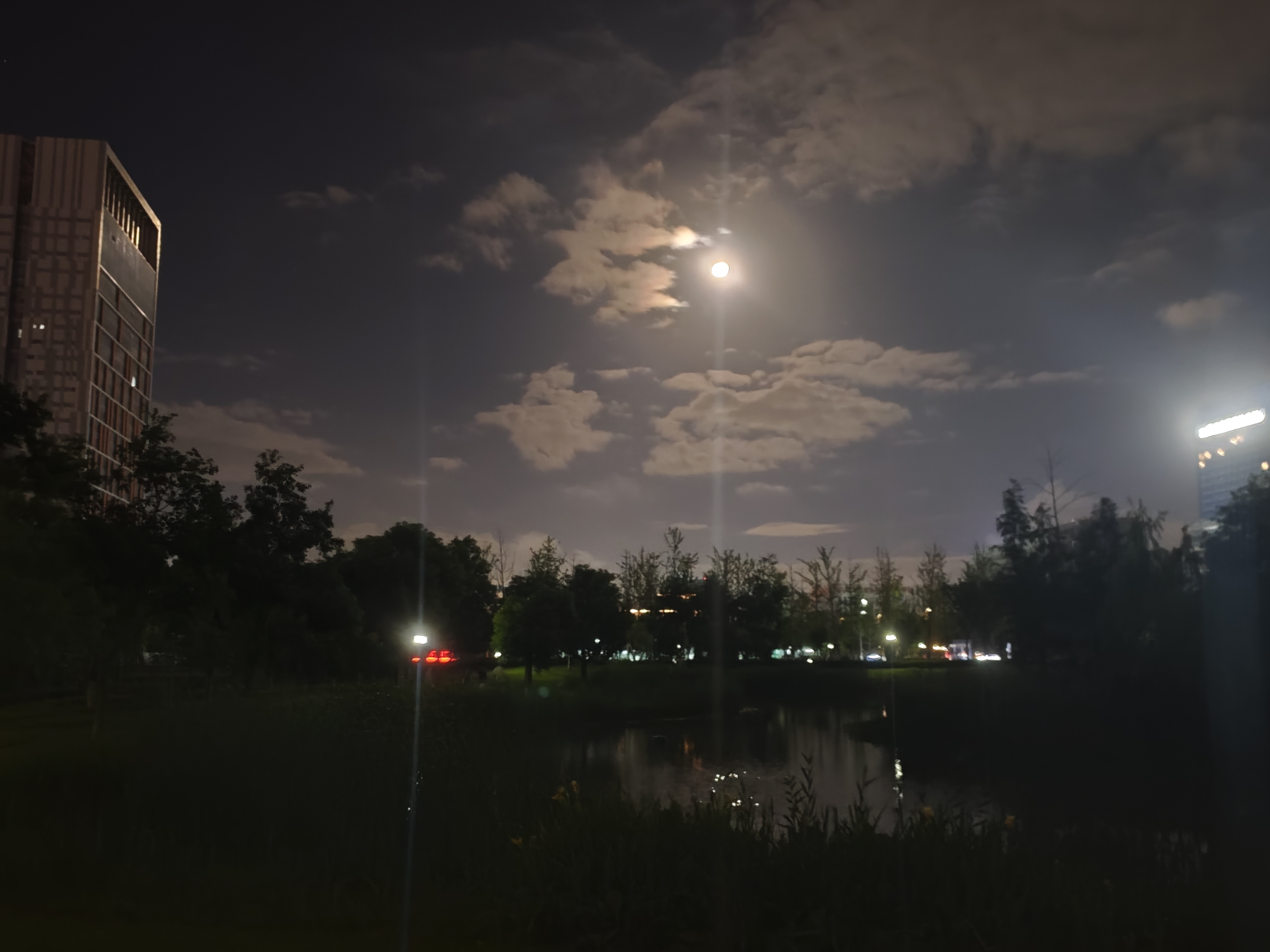 研究院院内夜景1
